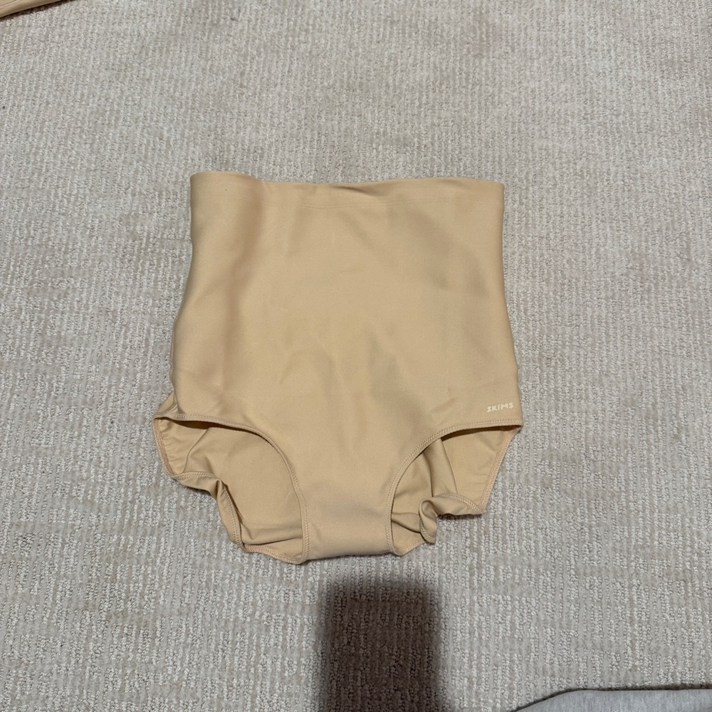 SKIMS Core Sculpt Butt Lifting Brief Sand